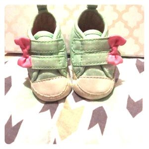Newborn Converse